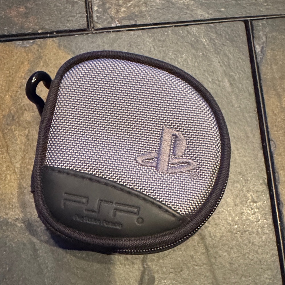 PlayStation PSP Gray and Black Case